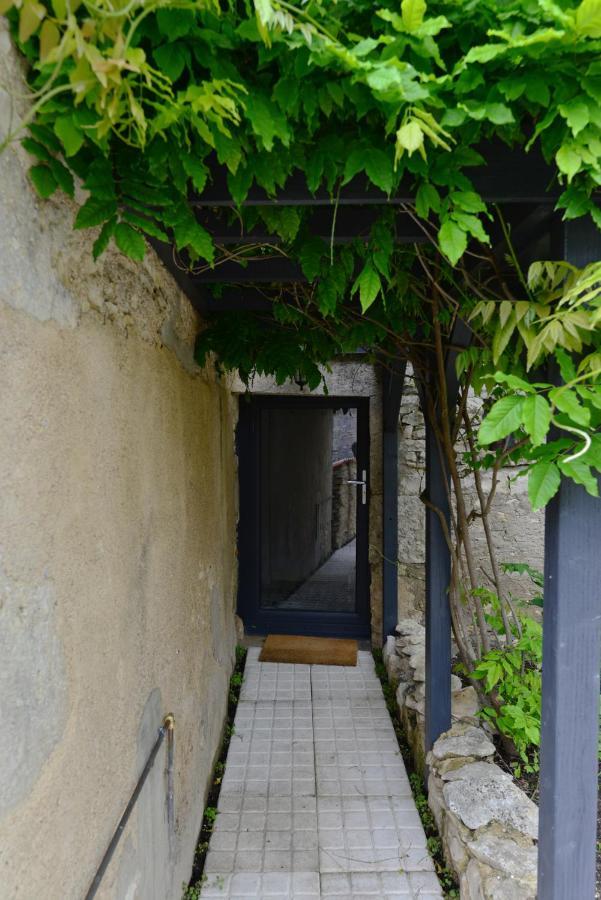 Chez Pique-Fesse Bed and Breakfast Saint-Martin-L'ars Eksteriør billede